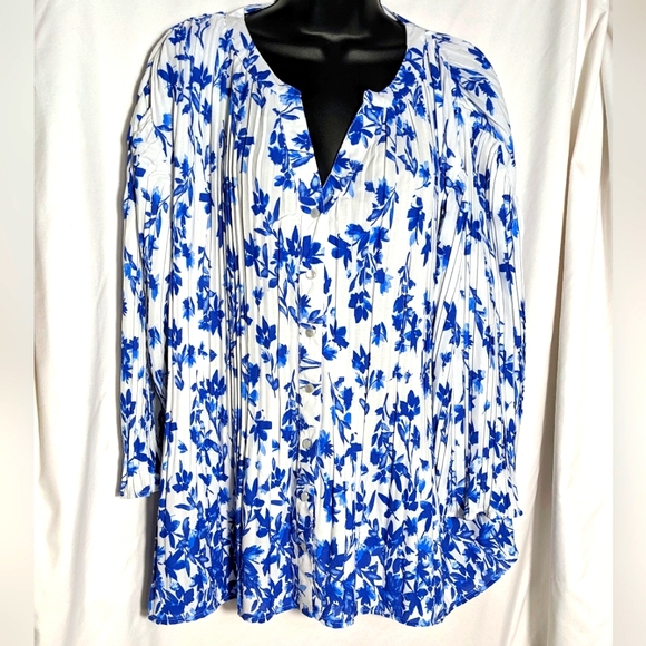 Croft & Barrow Pleated Blue & White‎ Floral 3/4 Flutter Sleeve Top | Size L - Picture 1 of 9